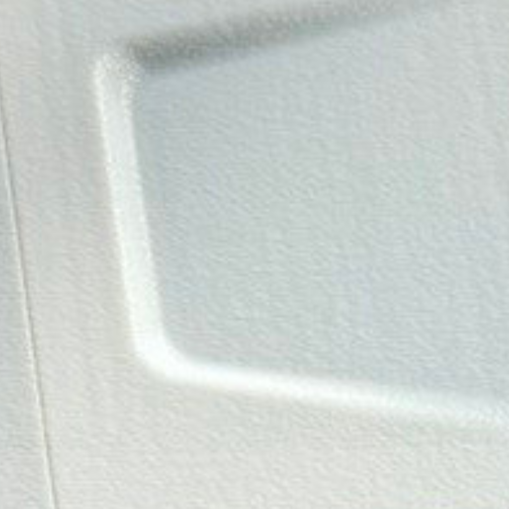 Secure fit and professional installation of PikeTech PRO Visor on Lowrance electronics